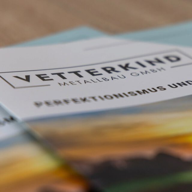 Einblicke in den Arbeitsalltag bei Vetterkind Metallbau GmbH in Wolfenbüttel.
Vom Maschinenpark über Materiallager bis hin zu den einzelnen Arbeitsplätzen – bei der Betriebsbesichtigung wurde klar, wie vielseitig das Unternehmen aufgestellt ist.Ich durfte fotografisch dokumentieren, was man sonst selten zu sehen bekommt: Prozesse, Strukturen, Menschen – direkt vor Ort.Wie sichtbar ist dein Unternehmen von innen?#Industriefotografie #Betriebsreportage #Wolfenbüttel #Vetterkind #Fotografie #Unternehmenzeigen #Maschinenbau #Arbeitswelt #berufsfotograf #imagefotos #werbefotografie #mitarbeiterfotos #produktfotos #webseitenfotografie #canon #fotograf #fotoshooting #portraitfotografie #businessfotografie #magazinfotos