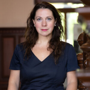Businessportrait einer Frau im professionellen Umfeld