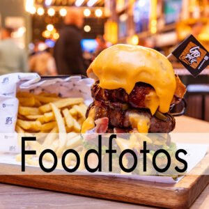 Burger mit Pommes – Foodfotografie von Philipp Ziebar