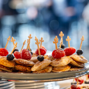 Dessert-Häppchen & Fingerfood auf Etageren