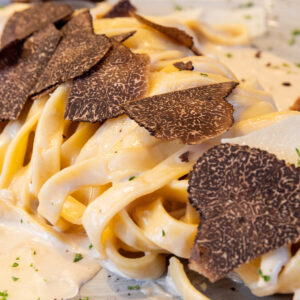 Tagliatelle mit frischem Trüffel – Food Close-up