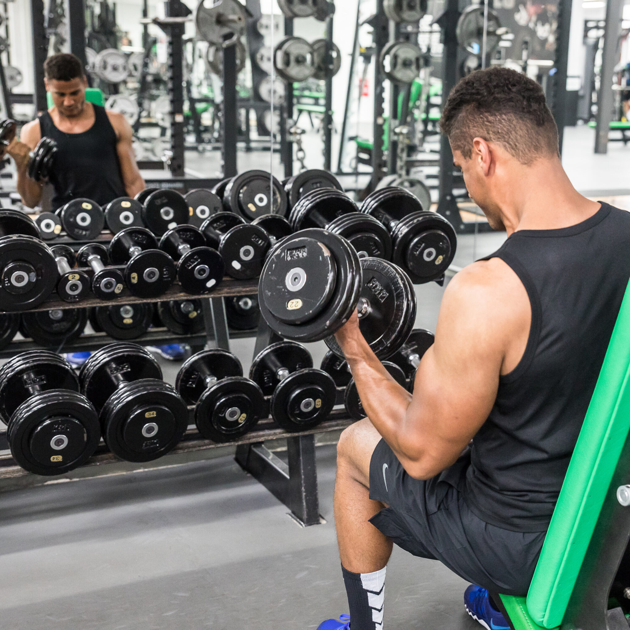 Krafttraining im Fitnessstudio – Sportfotografie Philipp Ziebart