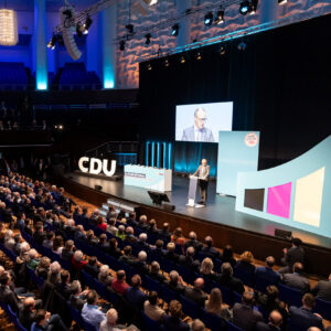 CDU Großveranstaltung, Panorama Publikum und Bühne – Konrad-Adenauer-Haus