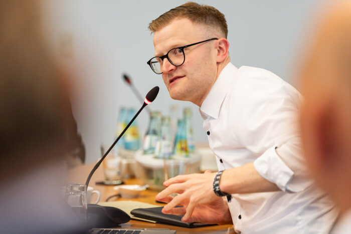 Simon Schmitz von der MIT NRW während einer Bundesvorstandssitzung in Nordrhein-Westfalen