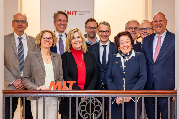 Gruppenbild des Vorstands der MIT Hamburg